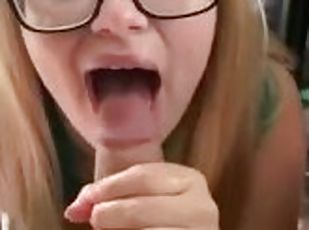 TINY BLONDE TEEN TAKES CUMSHOT