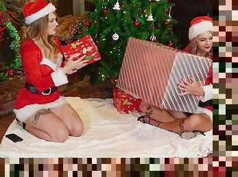 Special Christmas XXX action between the hot women