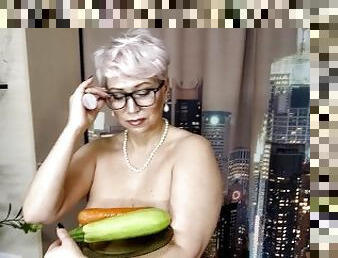 MILF secretary with zucchini and carrots in wet mature cunt... Vaginal testing of a mature slutty ))