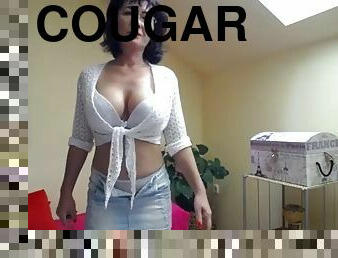 Cougar cute mother flashing on webcam show