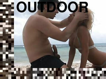 Kinky blonde babe outdoor porn video