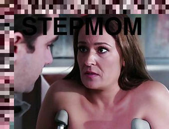 Lovely stepmom Elexis Monroe breathtaking sex scene