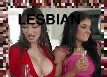 כוס-pussy, לסבית-lesbian, שלישיה, כוס