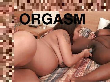 Two Big Boobed Pregnant Babes Having Some Orgasms - Ebony