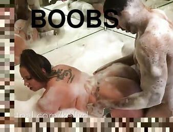 BBW Kelly Divine Had Sex Hard in Bathtub