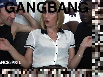 An Experienced Mom Always Loves Gangbang