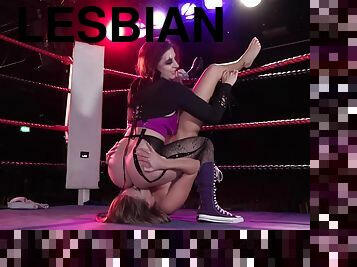 Jack to hot lesbian sex fight. Tindra Frost vs Honour May.