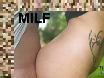 MILF got stuffed full in the woodz