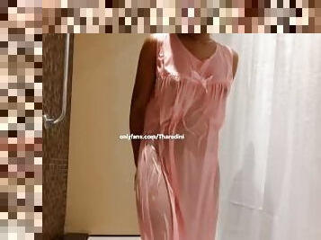 Sri lankan girl bath with night dress - ?????? ?????? ????? ??? ???? ?????? ??????? ??? ?????? ???