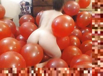 Big Bundle Of 100 Red Balloons Nude