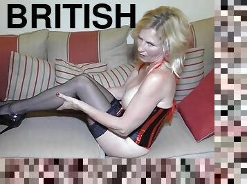 British housewife molly maracas feeding her cunt