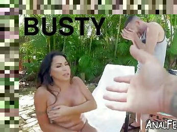 Busty julianna vega twerks while penetrated outdoors