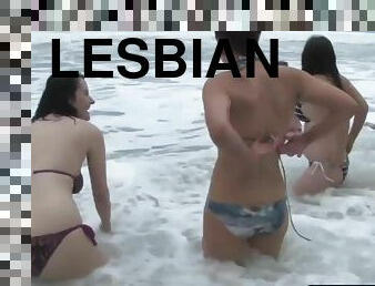 A Crowd Of Naked Lesbians Staged An Group Fucking In The Afternoon On The Beach - Homemade Sex