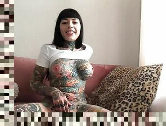 Tattooed Tiger Lilly masturbates while quarantined - Tiger lily