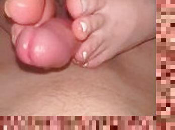Pregnant wife fucks herself while giving footjob