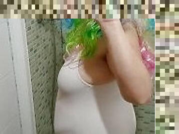 Pamela Croft embarazada tetona amateur miss camiseta mojada en la ducha,guapa pelo multicolor