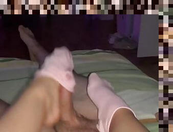 masturbation, amateur, ejaculation-sur-le-corps, ados, latina, pieds, collège, ejaculation, fétiche, branlette-avec-les-pieds