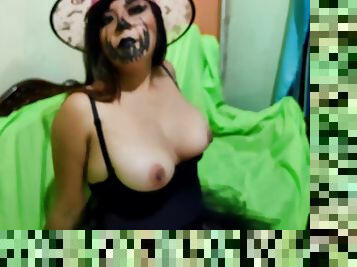 Lo Que Paso Es De No Creer Sucia Bruja Gordita Y Sexy Llega A Mi Casa En Halloween Y Le Hago Muchas Cosas. Porno Real Casero. Especial De Halloween...