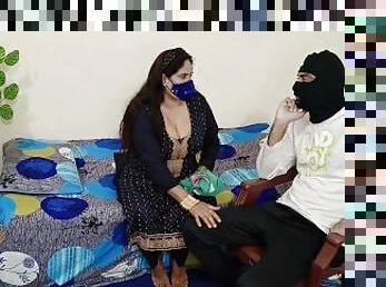 Beautiful Pakistani Maid With Big Tits Seducing Her Boss