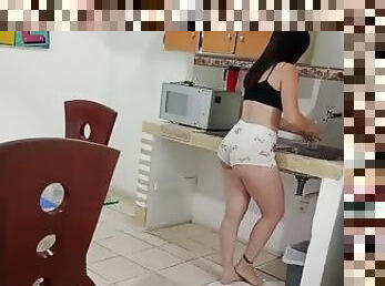 POV - I SEE MY YOUNG STEPMOTHER WASHING UP IN THE KITCHEN AND I FEEL LIKE TOUCHING MY DICK WITHOUT M