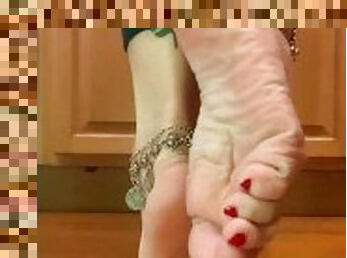 Mature Soles n arch play????????