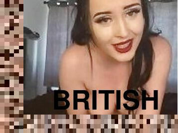 British hot babe Ellie louise try’s pillow humping for the first time !