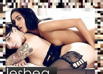 Lesbea Big natural tits lesbian Vanessa Decker and facesitting Italian teen