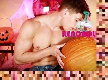 Reno Gold Smashing A Pumpkin