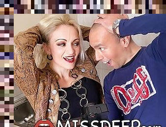 Look here: This loser cums after seconds: MARY RIDER - MISSDEEP