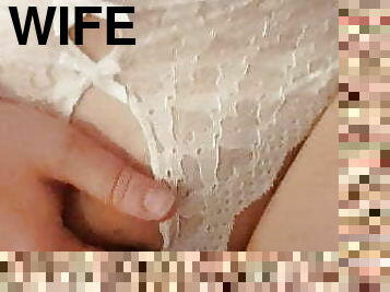 Cum on wife&#039;s pussy