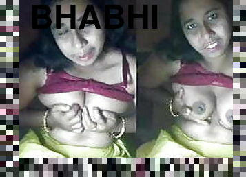 Today Exclusive- Horny Desi Bhabhi Showing He...