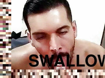 latin hunk sucking &amp; swallowing cum (in mouth - 20&#039;&#039;)