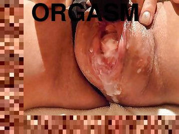 My Horny Creamy Pussy Real Orgasm from Vibrator on Clit Close Ups