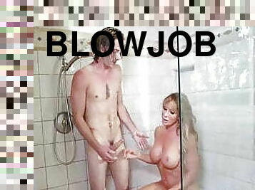 Uberraschung Blowjob in der Dusche