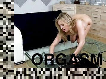 mastrubacija, orgazem, scanje, muca, brizg, igrača, porno-zvezda, fingering, blond, dildo