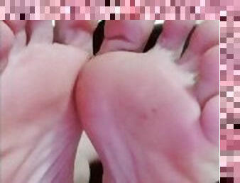 The softest man feet ever. ????