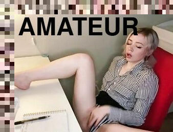 Schoolgirl become bored in class and she decided to masturbate - 19 years old Amateur Porn Airlines