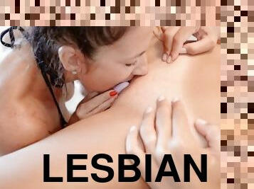 Lesbian babes lick pussy and masturbate screaming and enjoying - GaiaOnTop