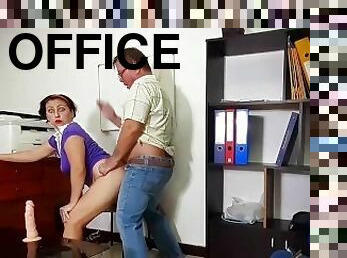 oficina, público, coño-pussy, secretaria, chorro-de-corrida, madurita-caliente, hardcore, corrida-interna, primera-persona, realidad