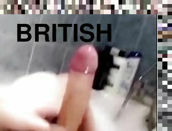 BATHTUB TUG  Snapchat Brit WANKS in the BATH