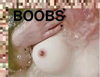 bañando, tetas-grandes, amateur, madurita-caliente, tetas, fetichista, a-solas