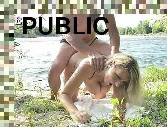 Luna gets her pussy fucked and squirts on a public beach