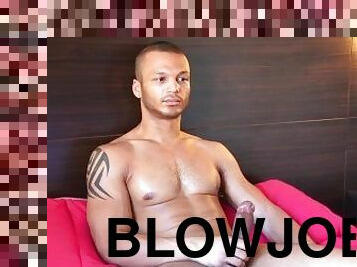 Unseen out the official scene, he got blowjob despite of him !