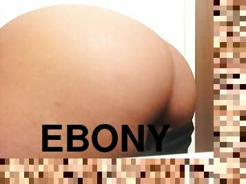 Ebony ass twerking !!!