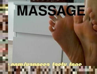 Tasty toes foot workship! Enjoy auto massage