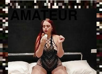 cur, imens-huge, amatori, bdsm, roscata, lenjerie, cur-butt, stand-pe-fata, femdom