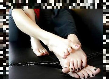 Big or tiny feet? (lesbian feet, big feet, Eliska feet, foot teasing, pov feet, close up feet, toes)