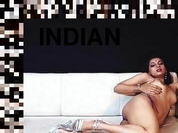 Indian Amateur Hot girl Nude Fashion Show