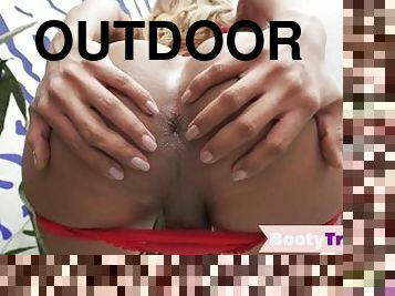 Bigass latina tgirl sucking outdoors in erotic couple
