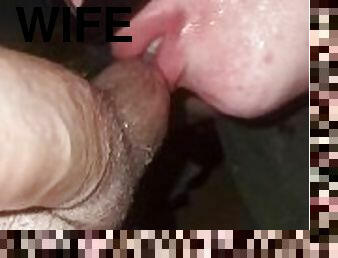 Wife loves sucking balls and cock????